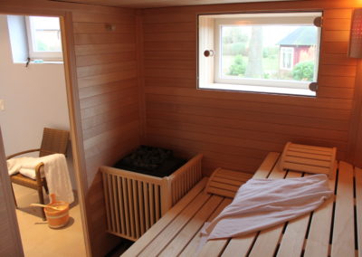 Unsere Sauna mit Aussicht in den Garten